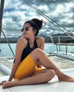 anupama-parameswaran-beach-dress-style-photos-002