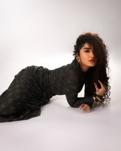 anupama-parameswaran-blackoutfit-photos-007