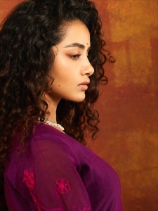 anupama-parameswaran-curly-hair-photos-010