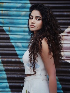 anupama-parameswaran-curly-hair-photos