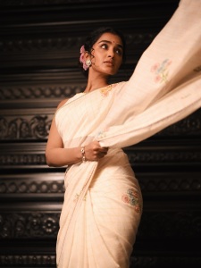 anupama-parameswaran-in-beige-colour-organza-saree-photos-006