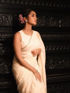 anupama-parameswaran-in-beige-colour-organza-saree-photos-007