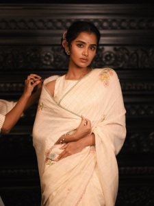 anupama-parameswaran-in-beige-colour-organza-saree-photos-008