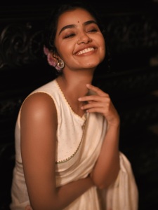 anupama-parameswaran-in-beige-colour-organza-saree-photos-012