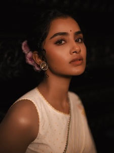 anupama-parameswaran-in-beige-colour-organza-saree-photos
