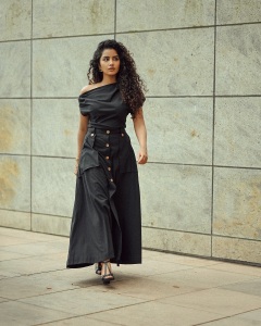 anupama-parameswaran-in-black-jeans-frock-photo-001