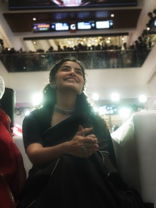 anupama-parameswaran-in-black-saree-photos