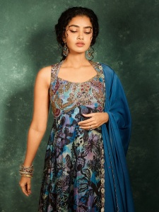 anupama-parameswaran-in-blue-and-multi-shade-party-wear-dress-photos-007