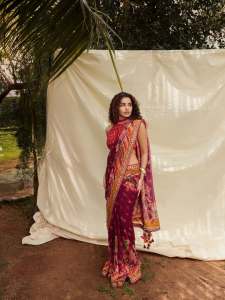 anupama-parameswaran-in-desi-girl-look-stylish-photos-in-makeup-trend-004