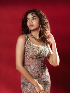 anupama-parameswaran-in-fitted-mermaid-style-floor-length-Sleeveless-design-with-wide-shoulder-straps-multi-colored-sequin-bead-and-crystal-embroidery-evening-gown-photos-002