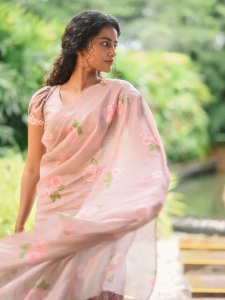 anupama-parameswaran-in-glass-makeup-look-photos-latest-002