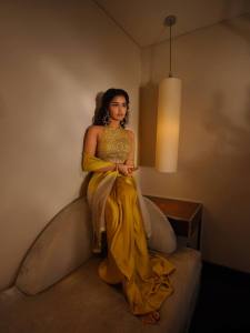 anupama-parameswaran-in-golden-yellow-stylish-dress-photos-001