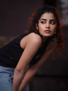 anupama-parameswaran-in-jeans-and-top-latest-trend-photos-002