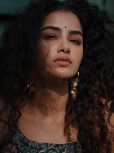 anupama-parameswaran-in-latest-trending-style-pants-and-top-photos-003