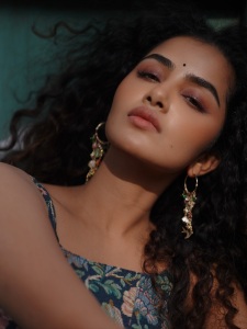 anupama-parameswaran-in-latest-trending-style-pants-and-top-photos-007