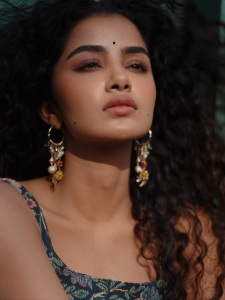 anupama-parameswaran-in-latest-trending-style-pants-and-top-photos-011