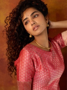 anupama-parameswaran-in-party-outfit-style-photos-003