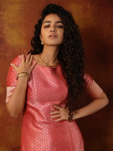 anupama-parameswaran-in-party-outfit-style-photos-006