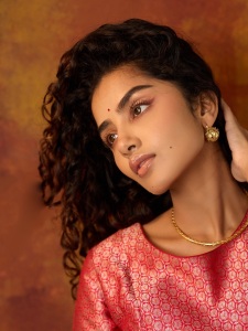 anupama-parameswaran-in-party-outfit-style-photos-007