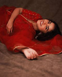 anupama-parameswaran-in-red-saree-photos-001