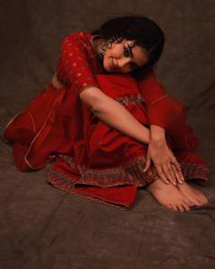 anupama-parameswaran-in-red-saree-photos-006