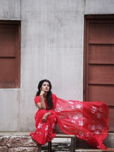 anupama-parameswaran-in-red-saree-with-flower-print-design-and-trending-fashion-photos-001
