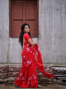 anupama-parameswaran-in-red-saree-with-flower-print-design-and-trending-fashion-photos-002