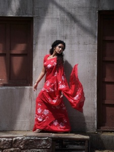 anupama-parameswaran-in-red-saree-with-flower-print-design-and-trending-fashion-photos-011