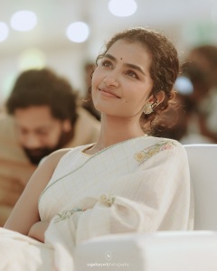 anupama-parameswaran-in-saree-look-photo-001