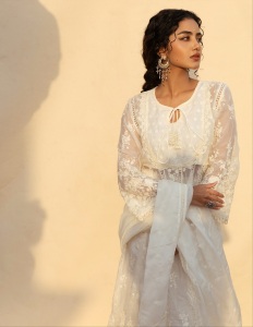 anupama-parameswaran-in-white-embroidery-dress-photos-003