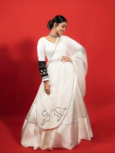 anupama-parameswaran-in-white-trending-lehenga-design-photos-001