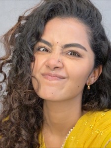anupama-parameswaran-in-yellow-churidar-photos-001