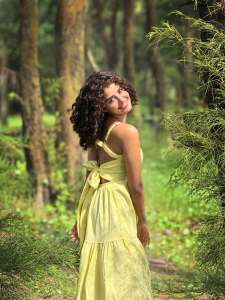 anupama-parameswaran-in-yellow-colour-frock-outfit-style-photos-009
