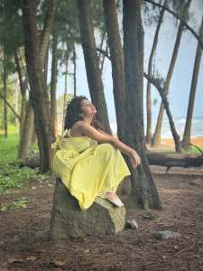 anupama-parameswaran-in-yellow-colour-frock-outfit-style-photos-015
