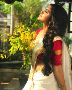 anupama parameswaran kerala saree latest photos-001