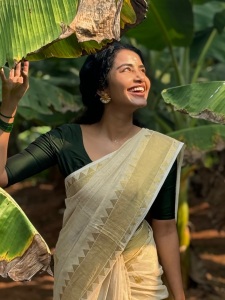 anupama-parameswaran-kerala-set-saree-with-green-blouse-look-photos-006