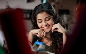 anupama parameswaran latest images 0421-001