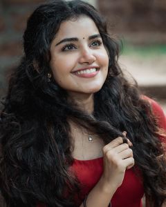 anupama parameswaran latest images 0421-007