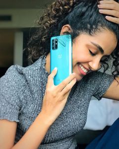 anupama parameswaran latest images 0421-010