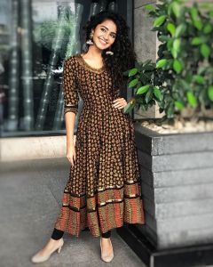 anupama parameswaran latest images 0421-011