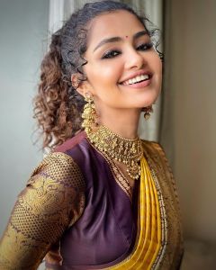 anupama-parameswaran-latest-images-in-yellow-saree-dress-new