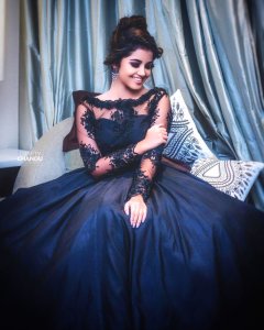 anupama-parameswaran-latest-photoshoot-images-09-382
