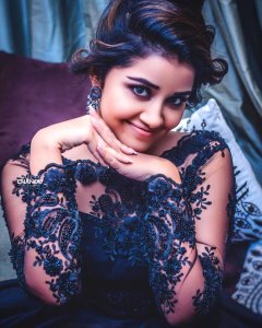 anupama-parameswaran-latest-photoshoot-images-09-550