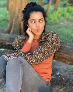 anupama-parameswaran-new-funny-photos-001