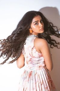 anupama-parameswaran-new-hairstyle-photos-006