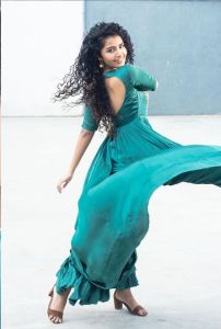 anupama-parameswaran-new-hairstyle-photos-009