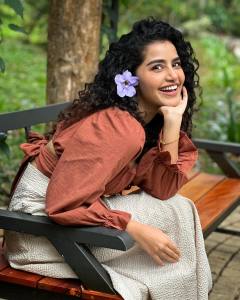 anupama-parameswaran-new-images-0213