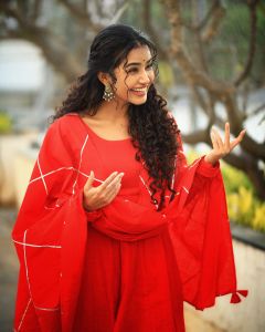 anupama-parameswaran-new-look-photos-style-018