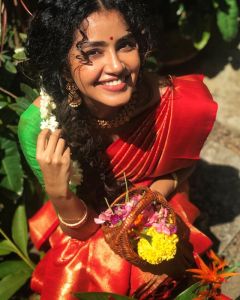 anupama parameswaran new onam saree photos-004