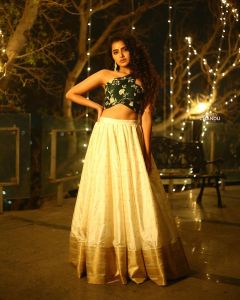 anupama-parameswaran-new-photos-092-007